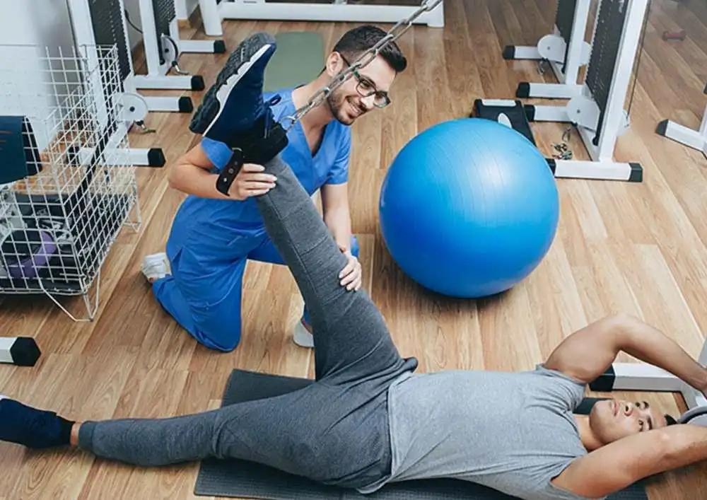 العلاج الطبيعي بعد إصابات الملاعب بالرياض – تأهيل شامل بإشراف متخصصين